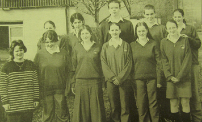 0165 : Students from Gaelcholáiste Uí Chonbá – the whole class received As in the Junior Cert Irish paper pictured with their teacher Siobháin Ní Chonchúir. 