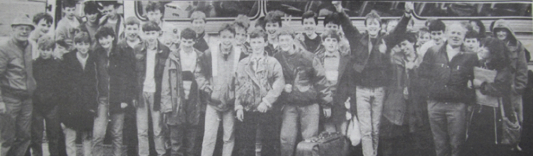 0178 : A Picture from the Past: 1987 Students accompanied by teachers Mike Nash, Ann Lenihan and Harry O'Riordan ready to depart for Chartres De Bretagne.